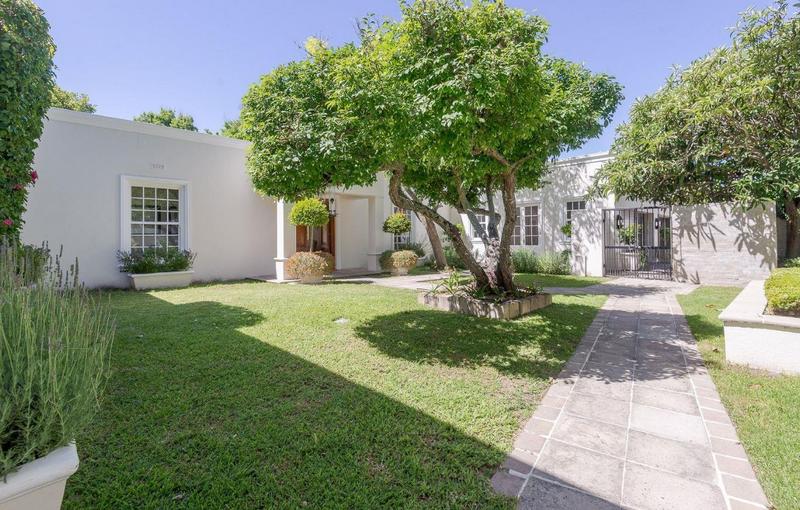 5 Bedroom Property for Sale in Constantia Upper Western Cape